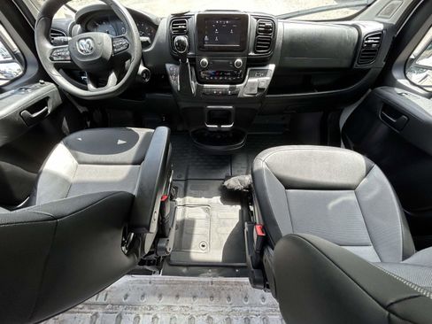 Used 2024 RAM ProMaster 2500 w/ Convenience Group FWD image 11
