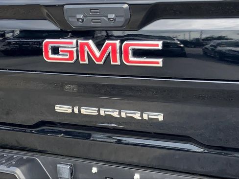 Used 2024 GMC Sierra 2500 AT4 w/ AT4 Premium Plus Package AWD/4WD image 28