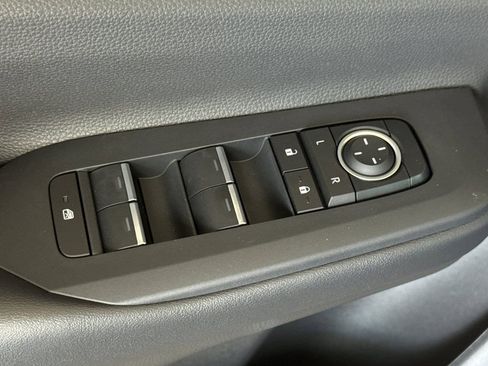 New 2026 Toyota Prius Plug-In Hybrid FWD image 12