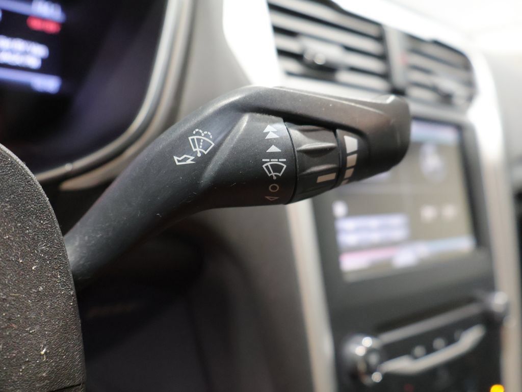 Used 2014 Ford Fusion SE FWD image 34