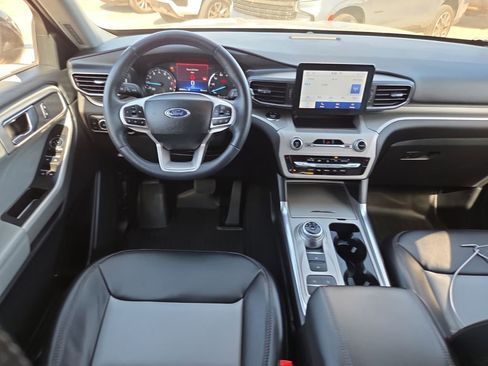 Used 2024 Ford Explorer XLT w/ Equipment Group 202A image 10