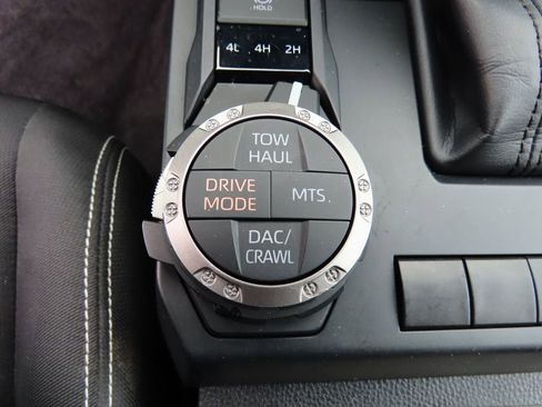 Used 2024 Toyota Tacoma TRD Off-Road image 31