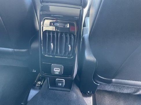 Used 2022 Jeep Compass Limited w/ Sun and Sound Group AWD/4WD image 13