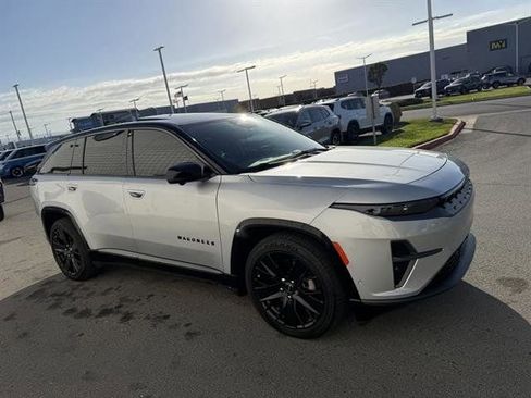 Used 2024 Jeep Wagoneer Launch Edition image 7