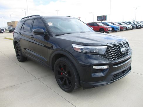 Used 2024 Ford Explorer ST w/ Equipment Group 401A image 9