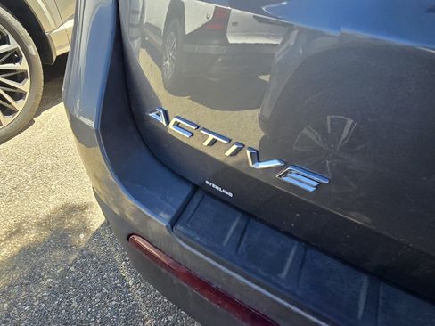 Used 2025 Ford Explorer Active RWD image 21