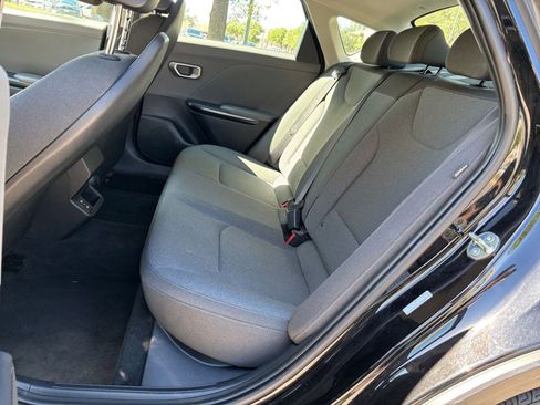 Used 2025 Kia K4 FWD image 21