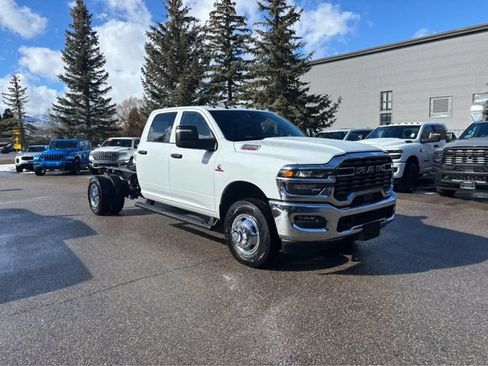 New 2026 RAM 3500 Tradesman w/ Chrome Appearance Group A AWD/4WD image 11