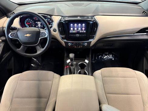 Used 2022 Chevrolet Traverse LS image 16