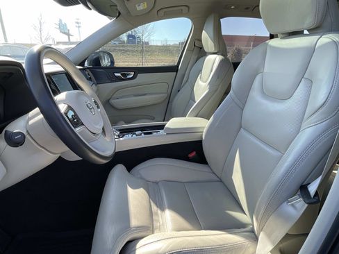 Used 2023 Volvo XC60 B5 Ultimate w/ Climate Package image 20