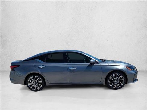 Used 2023 Nissan Altima 2.5 SL FWD image 4