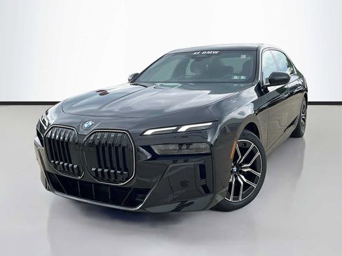 Used 2026 BMW 740i xDrive w/ Premium Package AWD/4WD image 1