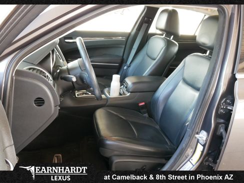 Used 2016 Chrysler 300 Limited RWD image 2