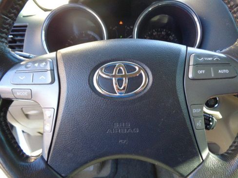 Used 2009 Toyota Highlander Limited w/ Extra Value Pkg 7 image 12