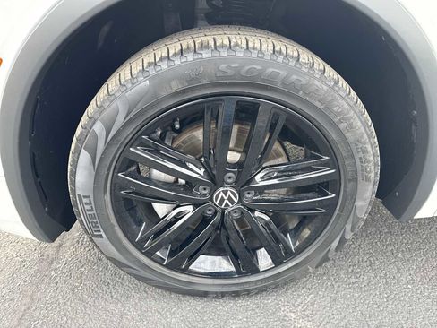 Used 2022 Volkswagen Tiguan SE R-Line AWD/4WD image 19