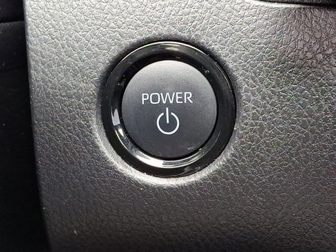 Used 2025 Toyota Camry SE image 27