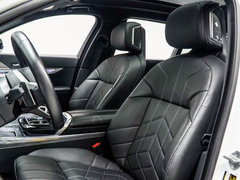 Used 2025 BMW 740i RWD image 38