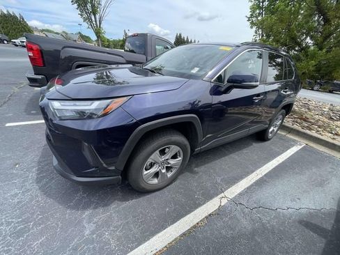 Used 2024 Toyota RAV4 XLE FWD image 6