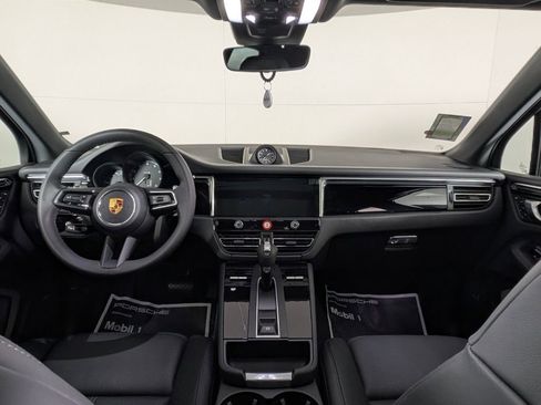 New 2026 Porsche Macan image 20