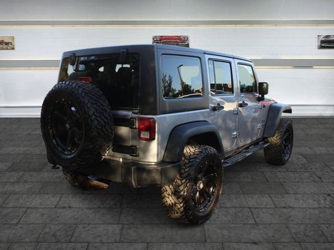 Used 2018 Jeep Wrangler Unlimited Sport w/ Connectivity Group AWD/4WD image 7