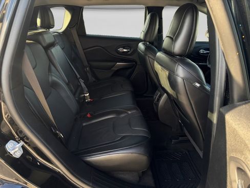 Used 2020 Jeep Cherokee Limited AWD/4WD image 32