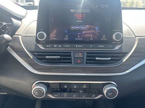 Used 2025 Nissan Altima 2.5 SV image 28