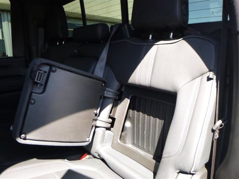 Used 2023 Chevrolet Silverado 2500 High Country image 8