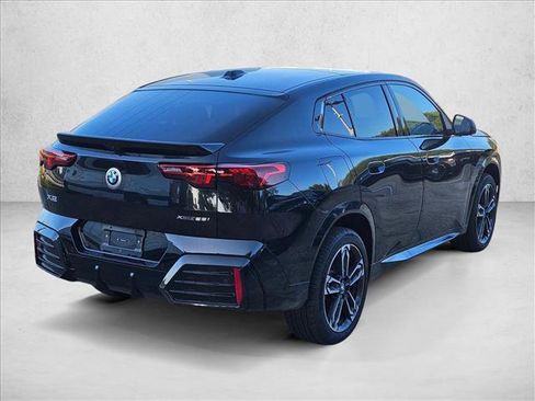 Used 2026 BMW X2 xDrive28i AWD/4WD image 5
