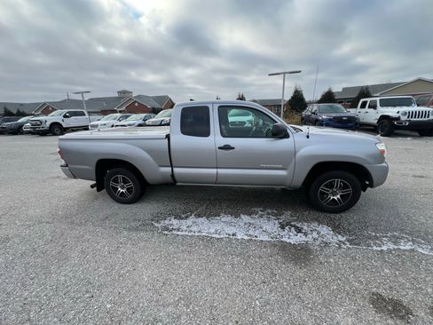 Used 2014 Toyota Tacoma 2WD Access Cab image 10