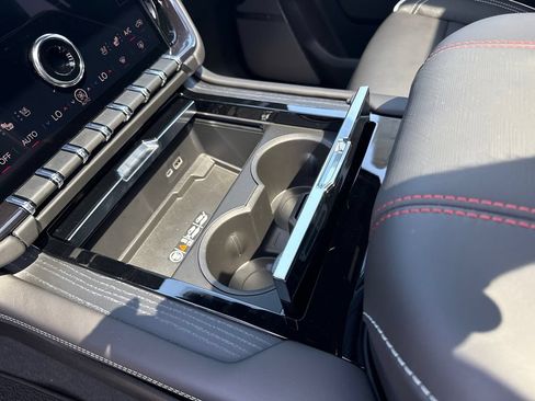 New 2026 GMC Yukon AT4 Ultimate AWD/4WD image 25