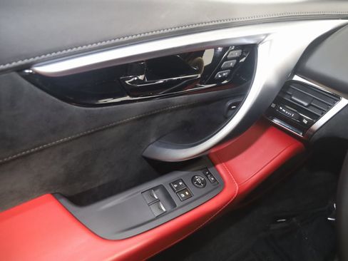 Used 2017 Acura NSX image 39