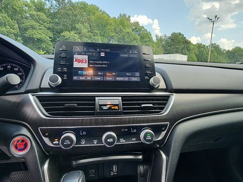 Used 2019 Honda Accord EX-L image 17