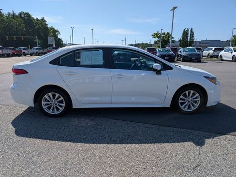 Used 2026 Toyota Corolla LE w/ LE Premium Package FWD image 7