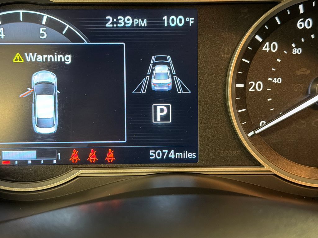 Used 2025 Nissan Versa SV w/ Trunk Package FWD image 32