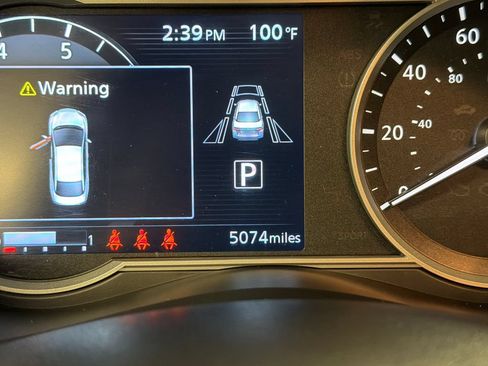 Used 2025 Nissan Versa SV w/ Trunk Package FWD image 32
