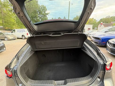 Used 2019 MAZDA MAZDA3 Hatchback w/ Preferred Package FWD image 30