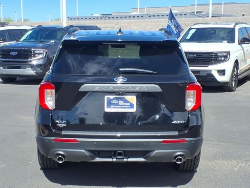 Certified 2022 Ford Explorer XLT w/ Equipment Group 202A AWD/4WD image 5