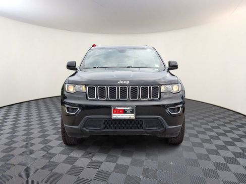 Used 2019 Jeep Grand Cherokee Laredo AWD/4WD image 3