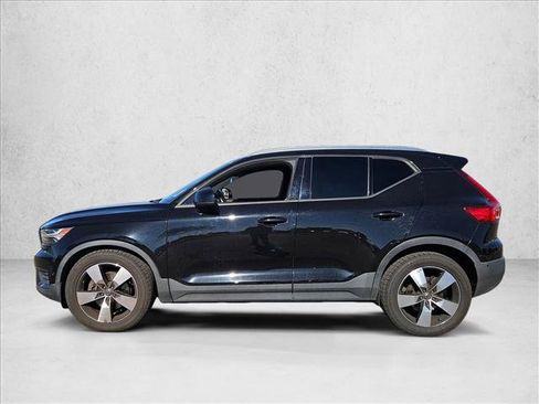 Used 2019 Volvo XC40 T5 Momentum image 8