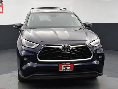 Used 2022 Toyota Highlander XLE image 7
