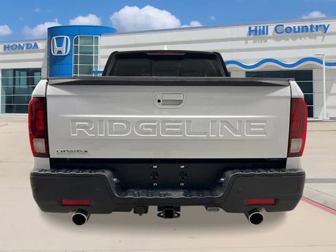 New 2026 Honda Ridgeline Black Edition image 4
