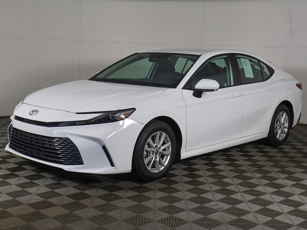 Used 2025 Toyota Camry LE FWD image 7