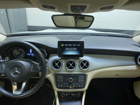 Used 2017 Mercedes-Benz GLA 250 4MATIC image 10