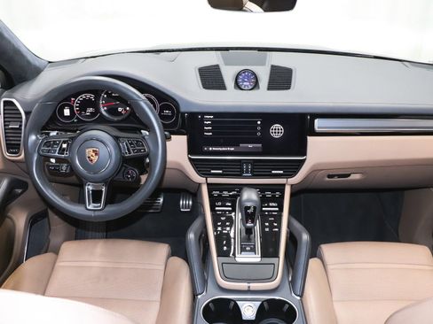 Used 2022 Porsche Cayenne Turbo image 31