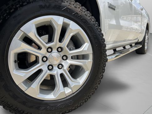 Used 2024 Chevrolet Silverado 1500 LTZ w/ LTZ Convenience Package II RWD image 35