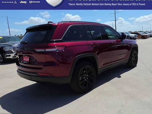 Certified 2026 Jeep Grand Cherokee Altitude AWD/4WD image 8