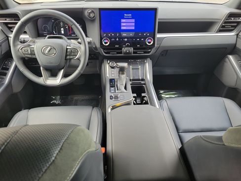 Used 2026 Lexus GX 550 w/ Accessory Package (CT) AWD/4WD image 14