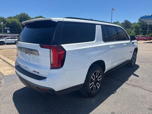 Used 2021 GMC Yukon XL AT4 w/ AT4 Premium Plus Package AWD/4WD image 5