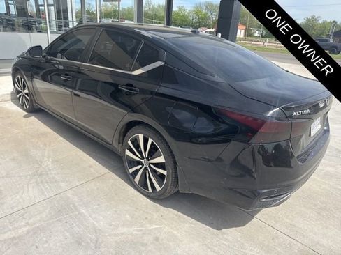 Used 2020 Nissan Altima 2.5 SR w/ Premium Package image 3