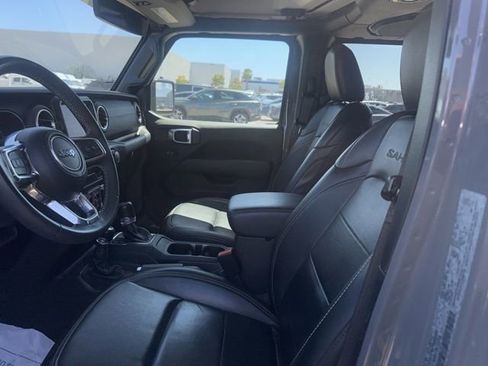 Used 2023 Jeep Wrangler Unlimited Sahara AWD/4WD image 8